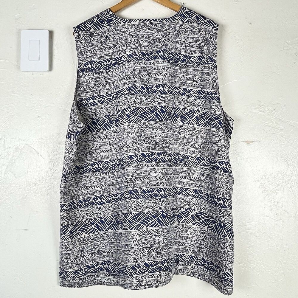 Bogari Woman 100% Silk Sleeveless Tunic Top Blue White Tribal Print Size 24W - Picture 10 of 13